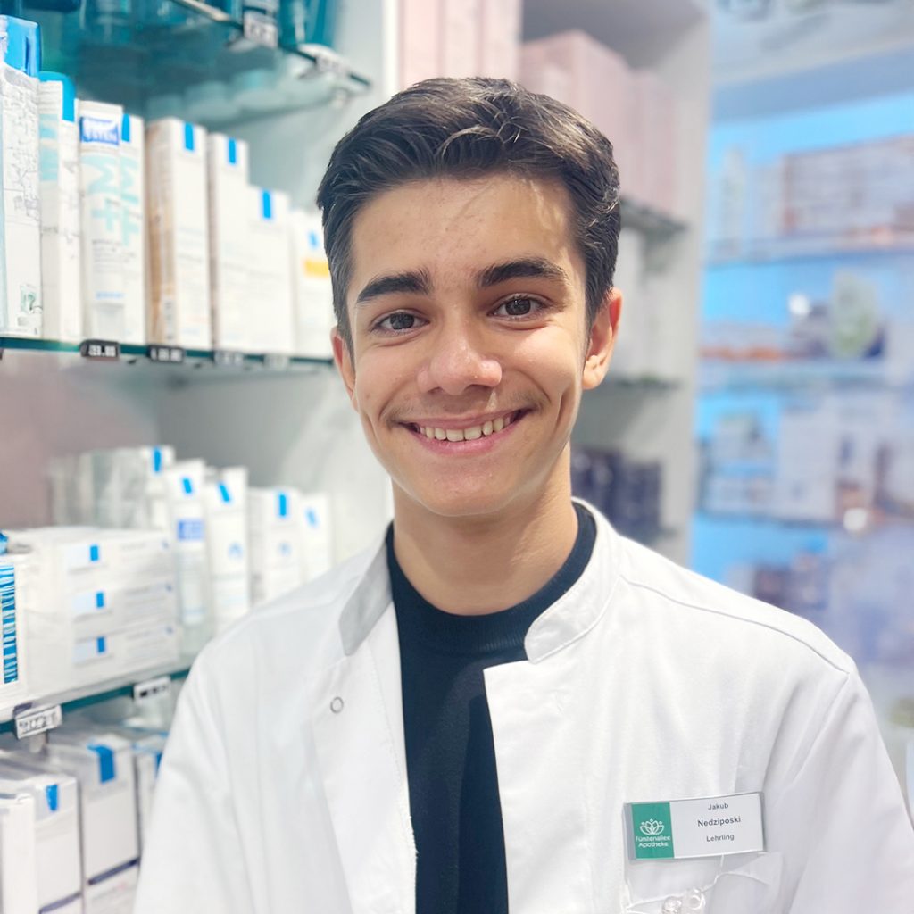 Fuerstenallee Apotheke Jakub Nedziposki Lehrling